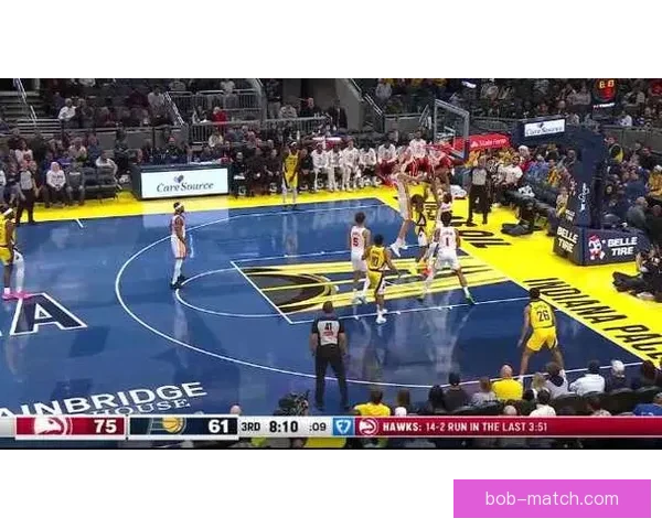 波神首节突发背部不适状态成疑背靠背对阵老鹰或将缺席比赛引发关注